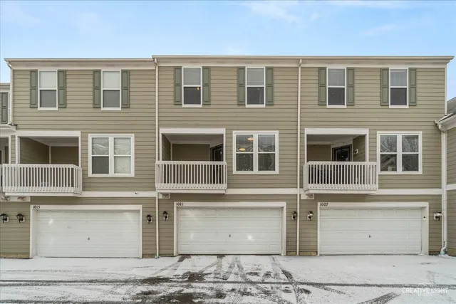 $314,900 | 1011 Reserve Drive, Elgin, IL 60124