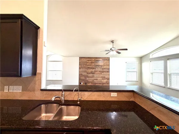 $1,875 | 500 Obsidian Lane, Jarrell, TX 76537