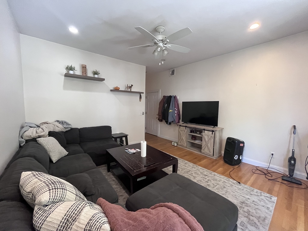 16 Gates Street, Unit 1 Boston, MA 02127 - Photo 9 of 28