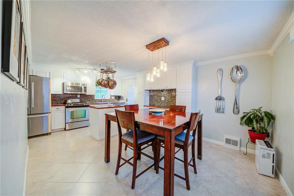 5380 Highgrove Road Pittsburgh, PA 15234 - Photo 2 of 22 Gallery Image 2