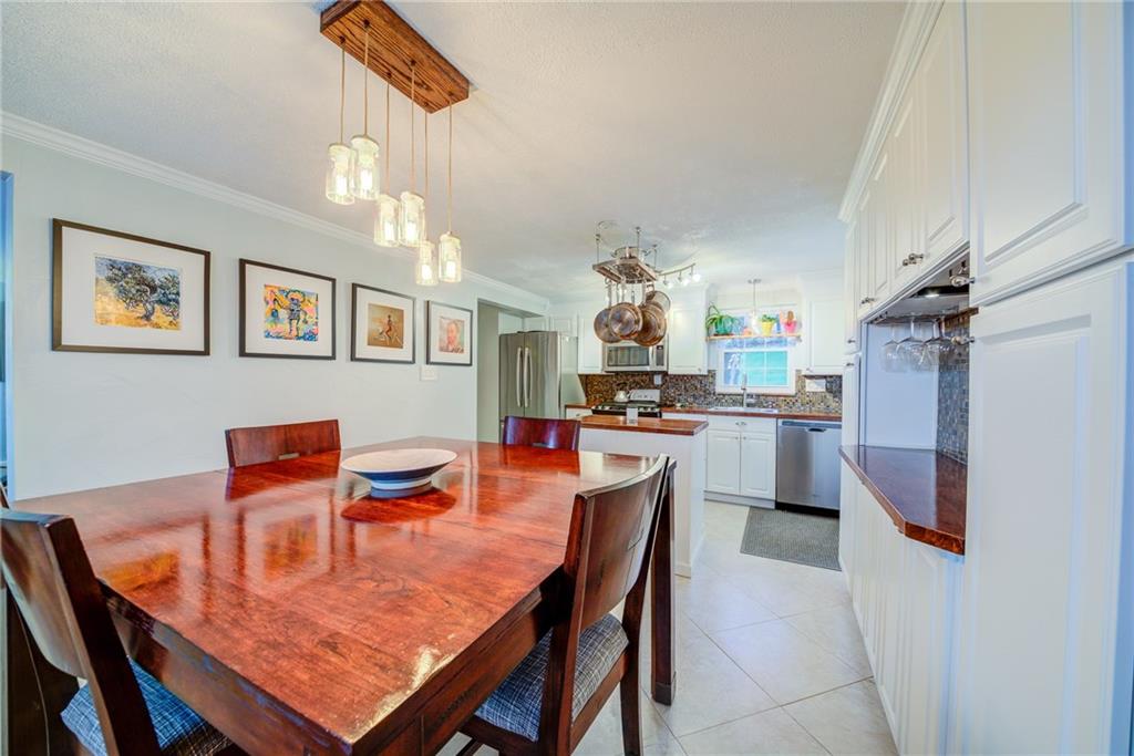 5380 Highgrove Road Pittsburgh, PA 15234 - Photo 3 of 22 Gallery Image 3