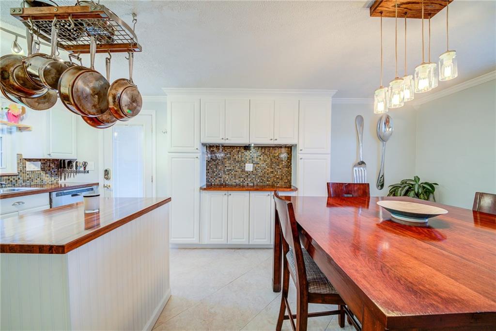 5380 Highgrove Road Pittsburgh, PA 15234 - Photo 5 of 22 Gallery Image 5