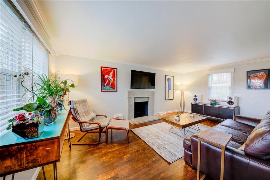 5380 Highgrove Road Pittsburgh, PA 15234 - Photo 7 of 22 Gallery Image 7