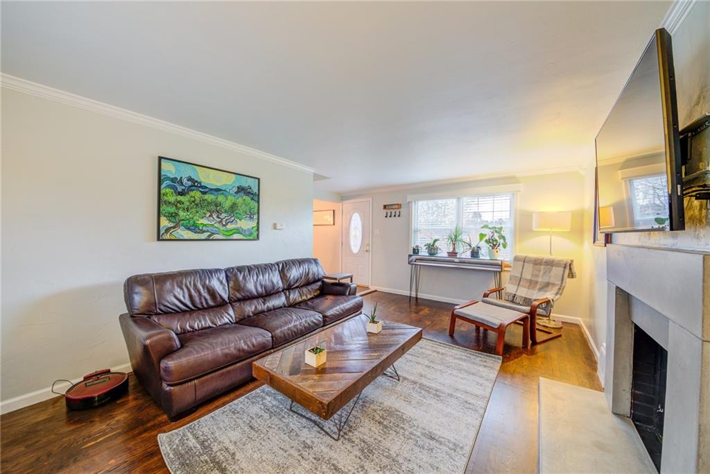 5380 Highgrove Road Pittsburgh, PA 15234 - Photo 8 of 22 Gallery Image 8