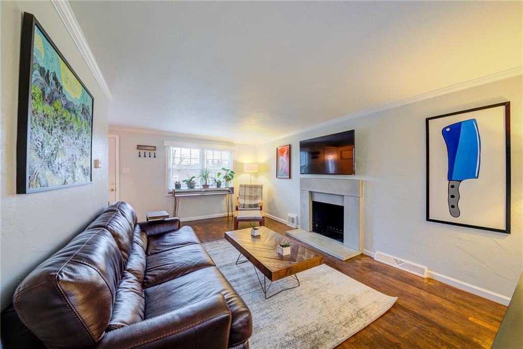 5380 Highgrove Road Pittsburgh, PA 15234 - Photo 9 of 22 Gallery Image 9