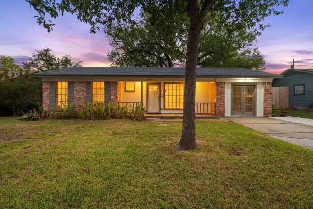 $1,950 | 1009 Alden Drive, Austin, TX 78758