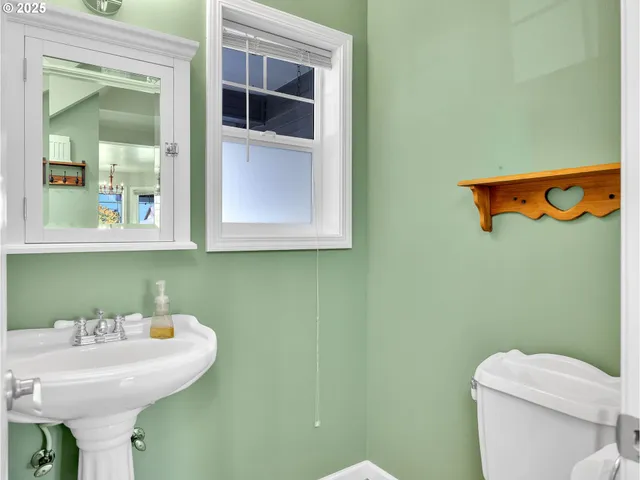 $549,500 | 1953 Southwest Northstar Way, Troutdale, OR 97060