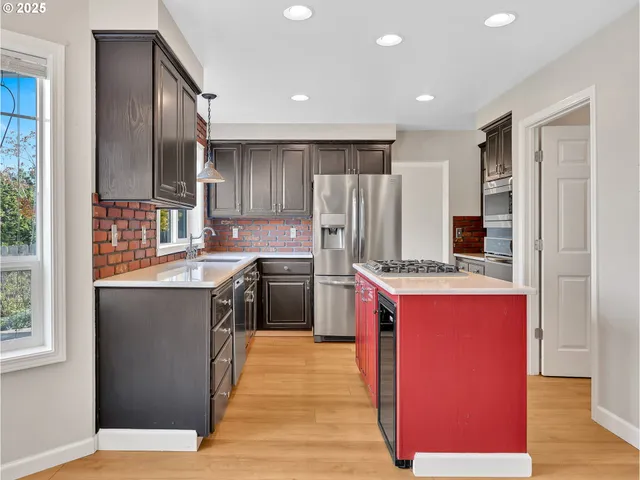 $549,500 | 1953 Southwest Northstar Way, Troutdale, OR 97060