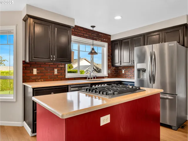 $549,500 | 1953 Southwest Northstar Way, Troutdale, OR 97060