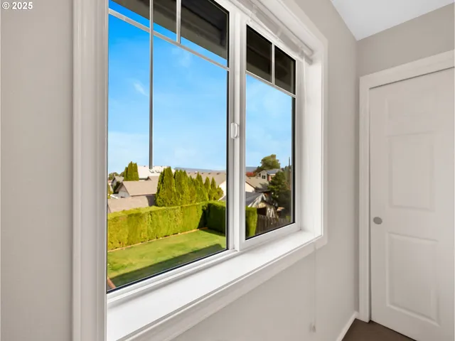 $549,500 | 1953 Southwest Northstar Way, Troutdale, OR 97060