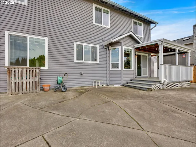 $549,500 | 1953 Southwest Northstar Way, Troutdale, OR 97060