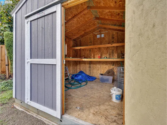 $549,500 | 1953 Southwest Northstar Way, Troutdale, OR 97060