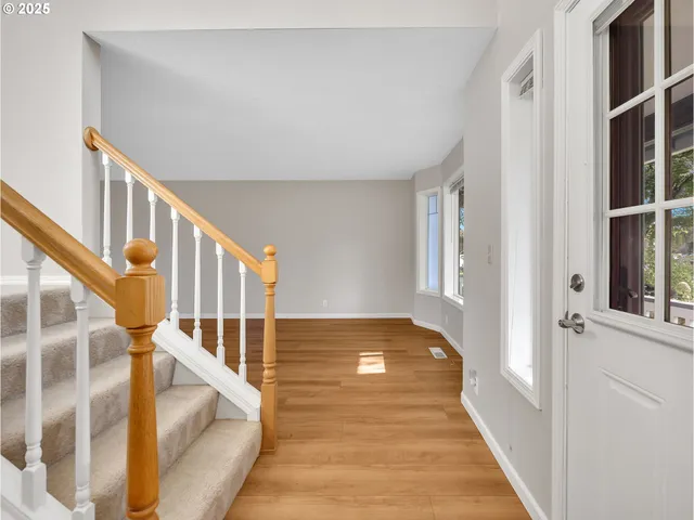 $549,500 | 1953 Southwest Northstar Way, Troutdale, OR 97060