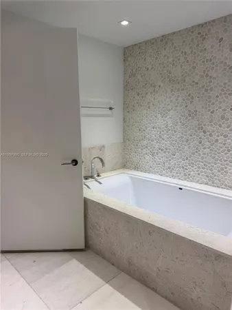 $12,500 | 17121 Collins Avenue, Unit 4306, Sunny Isles Beach, FL 33160
