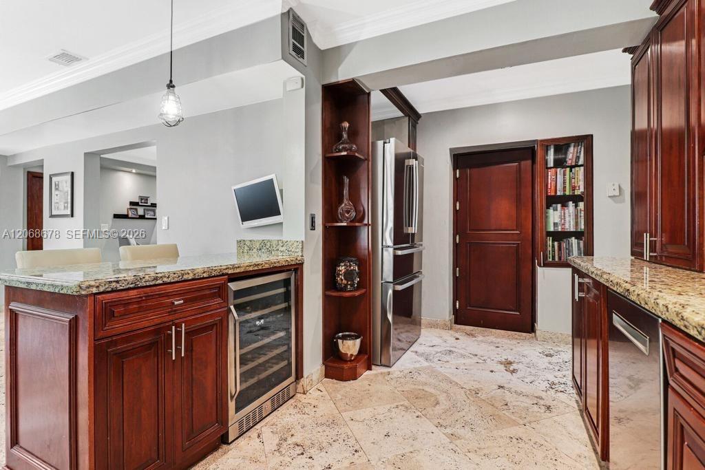 111 Southwest 29th Road Miami, FL 33129 - Photo 10 of 12 Gallery Image 10