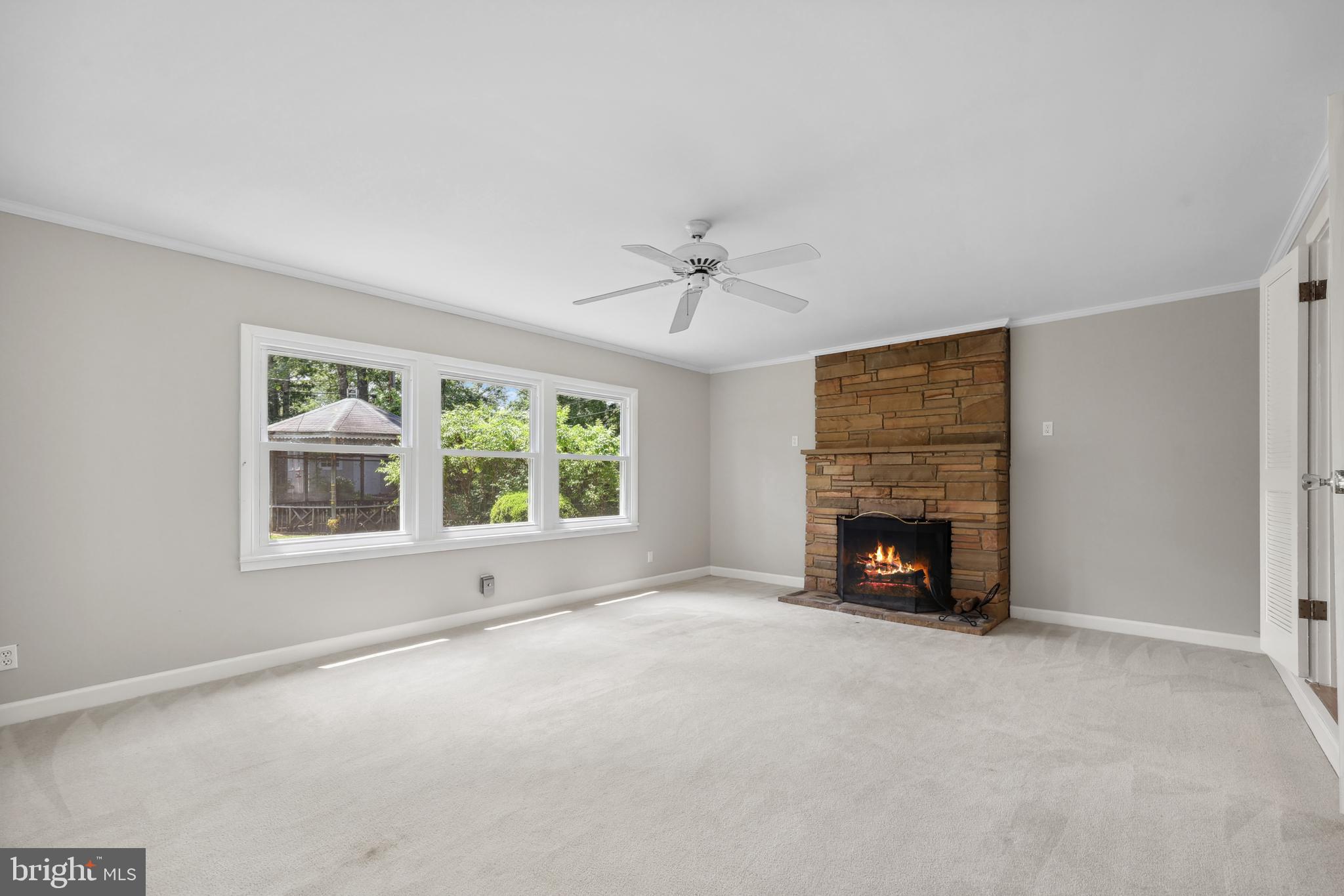 33 Pendleton Road Fredericksburg, VA 22405 - Photo 24 of 45 Look at those windows!