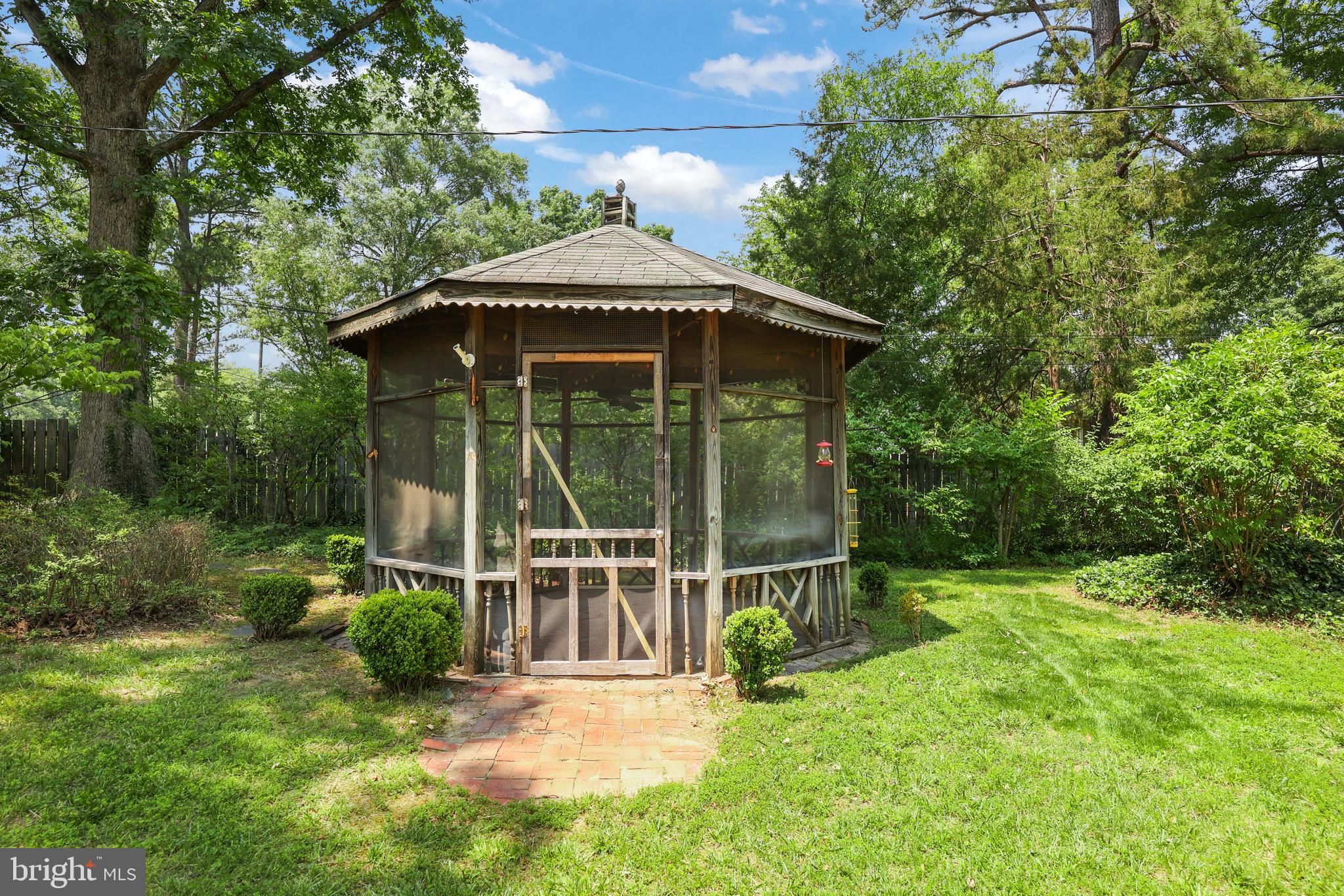 33 Pendleton Road Fredericksburg, VA 22405 - Photo 42 of 45 Gazebo screened-in