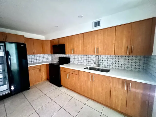 $1,950 | 7000 Northwest 186th Street, Unit 4325, Hialeah, FL 33015