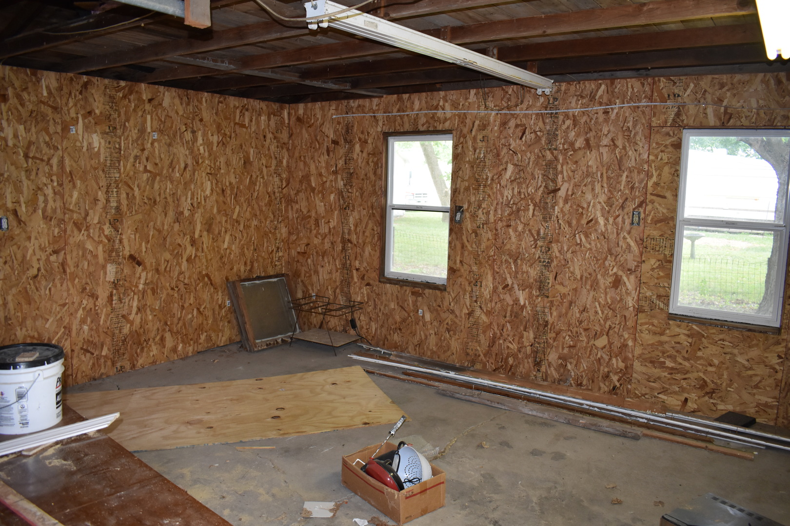 110 West Oak Street Paxton, IL 60957 - Photo 9 of 9 a bathroom with a shower and a toilet
