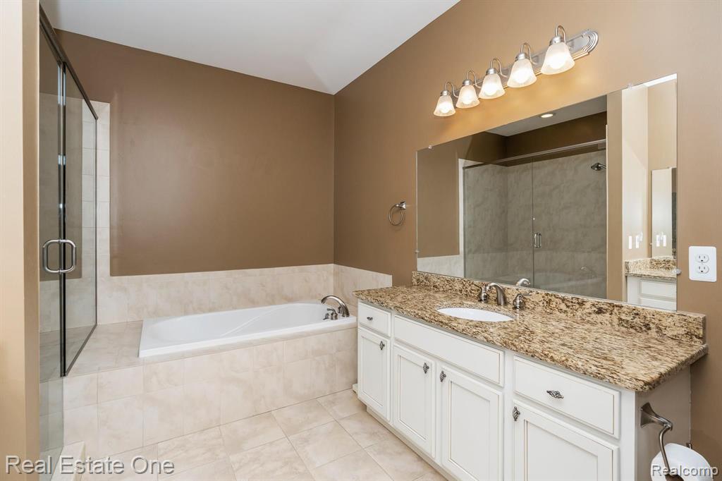 545 Andover Court, Unit 37 Rochester Hills, MI 48306 - Photo 18 of 37
