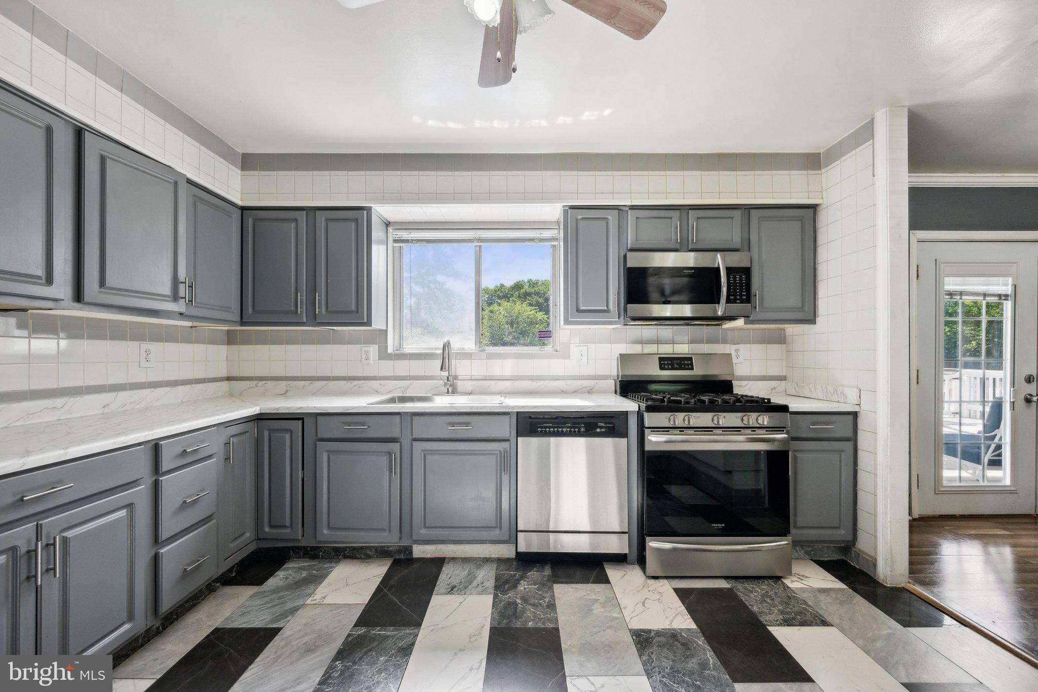 11909 Orvis Way Laurel, MD 20708 - Photo 7 of 29 Gallery Image 7