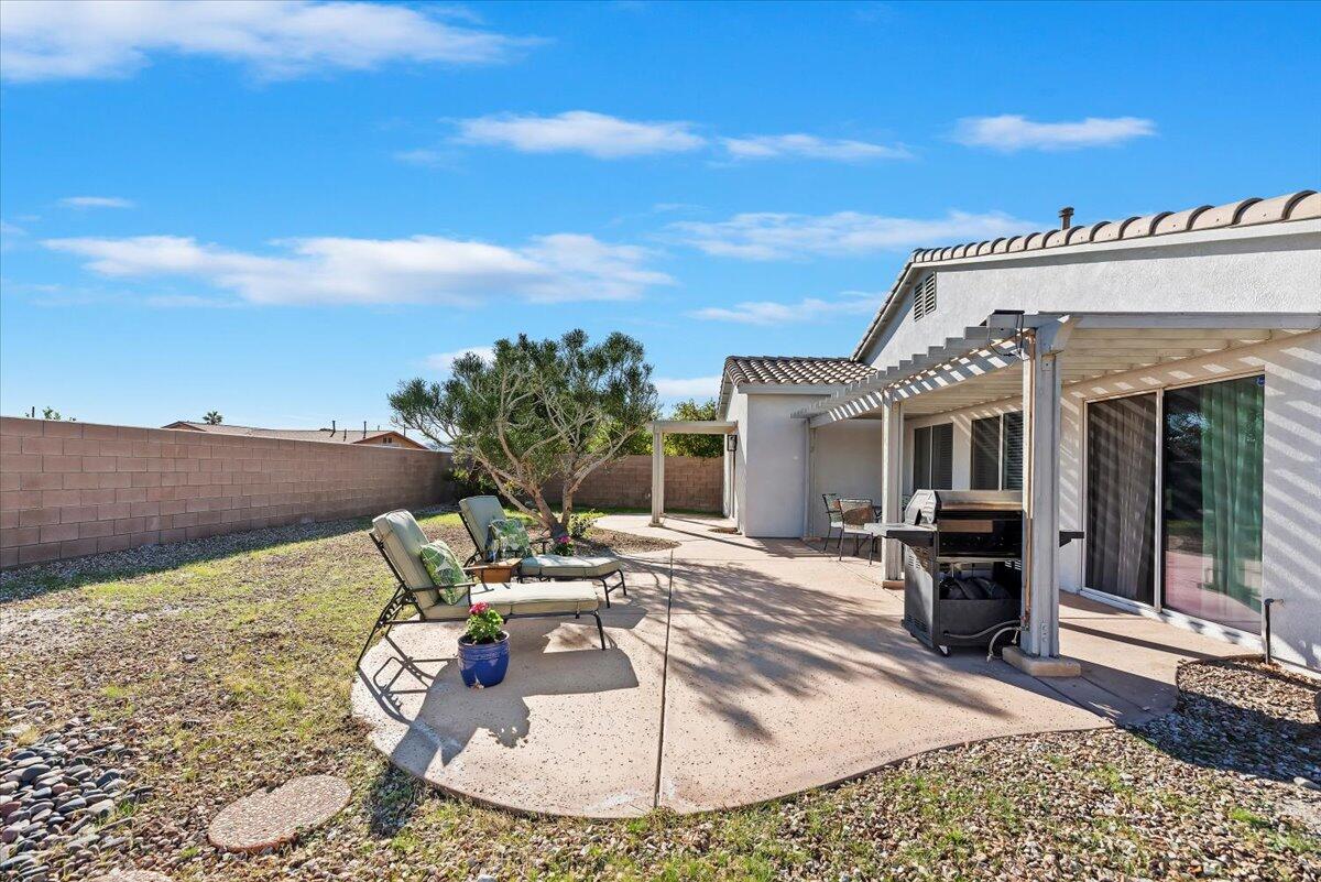 3982 Eastgate N Road Palm Springs, CA 92262 - Photo 38 of 55 a view of a house with sitting area