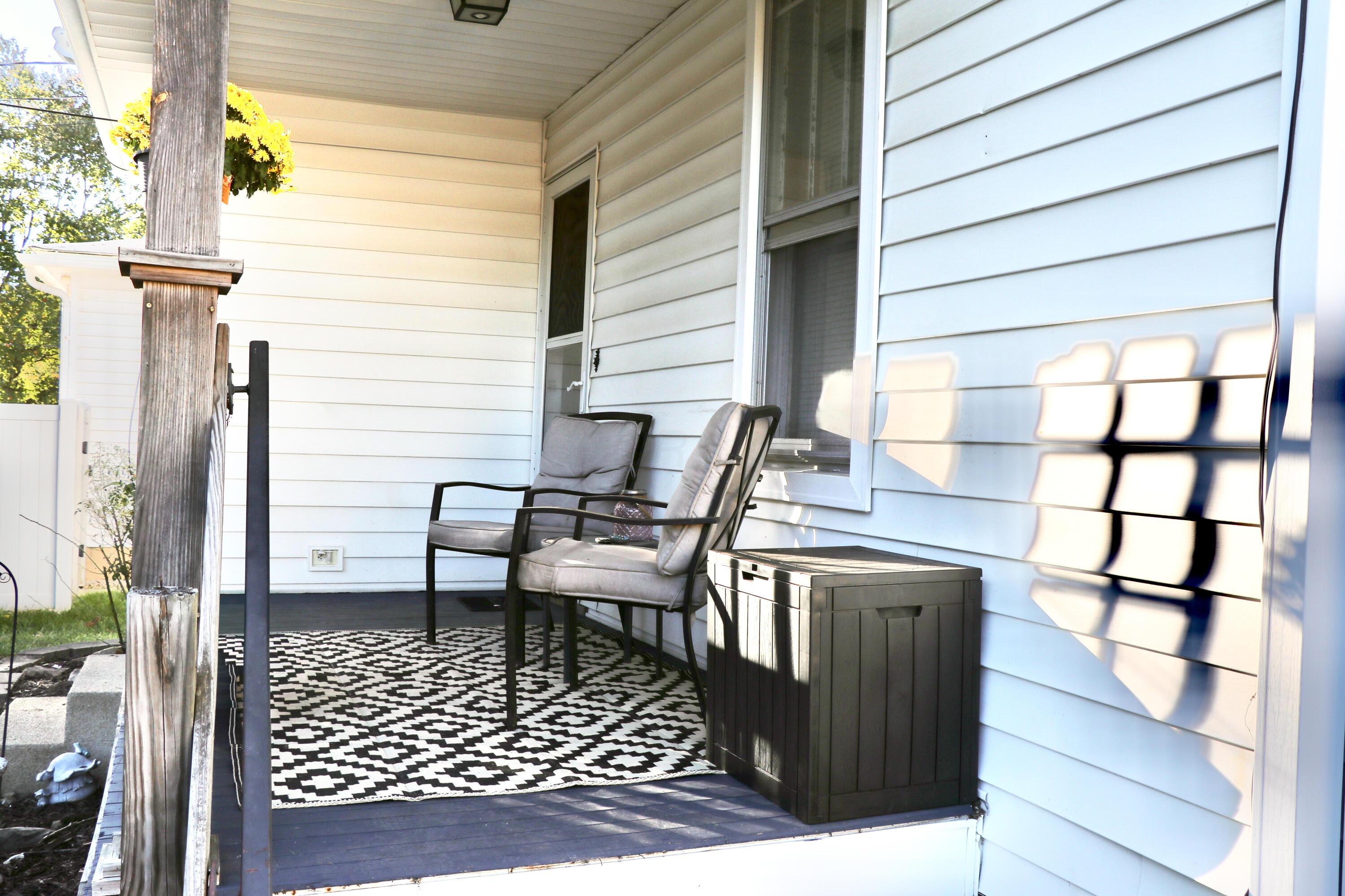 245 Rugg Avenue Newark, OH 43055 - Photo 5 of 24 Back Porch