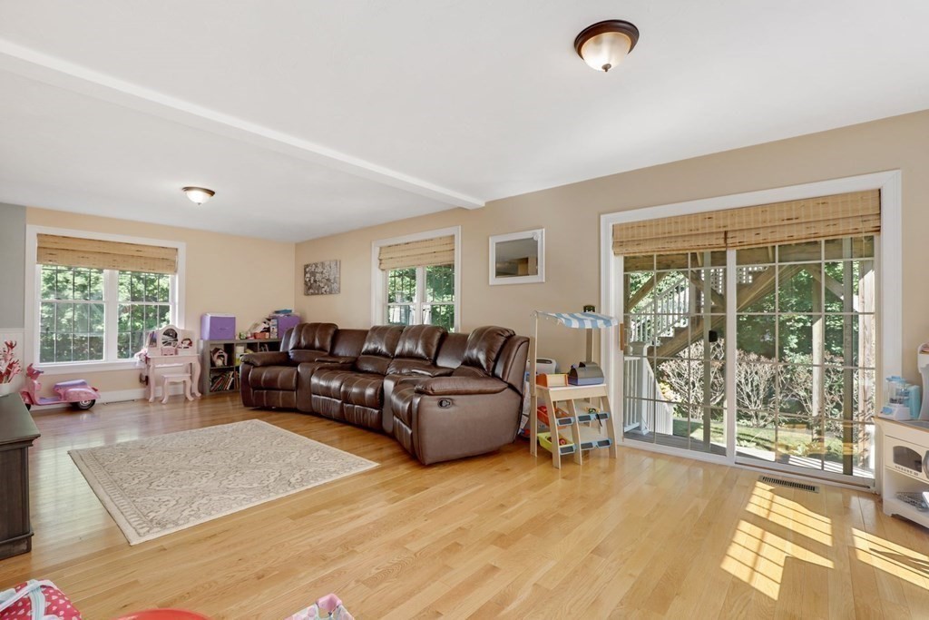 54 Holt Road Holden, MA 01520 - Photo 18 of 27 Gallery Image 18