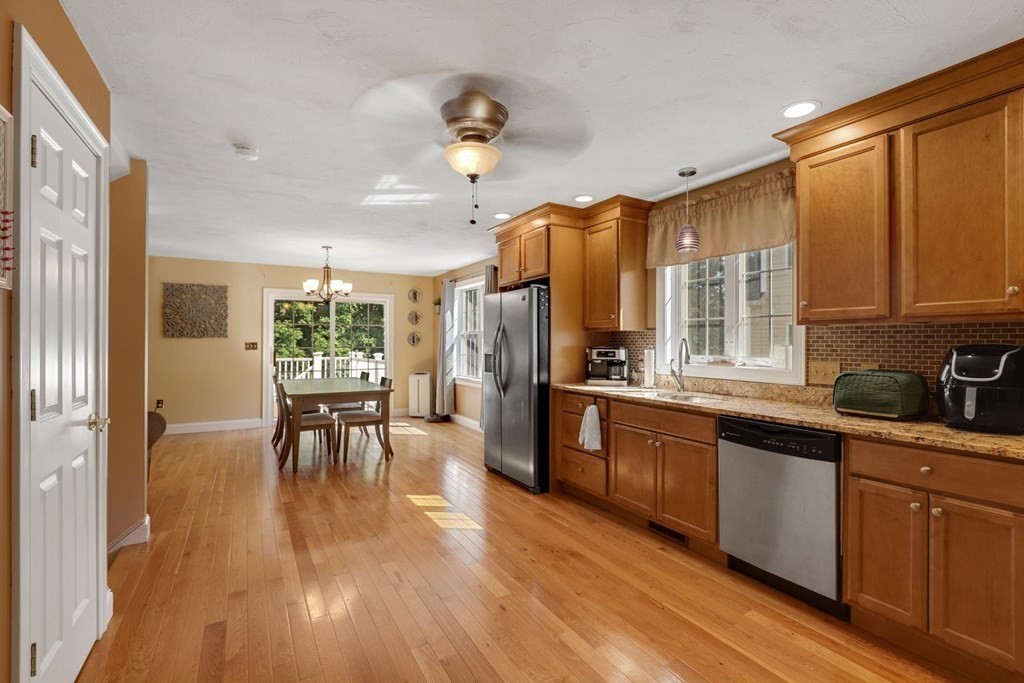 54 Holt Road Holden, MA 01520 - Photo 2 of 27 Gallery Image 2
