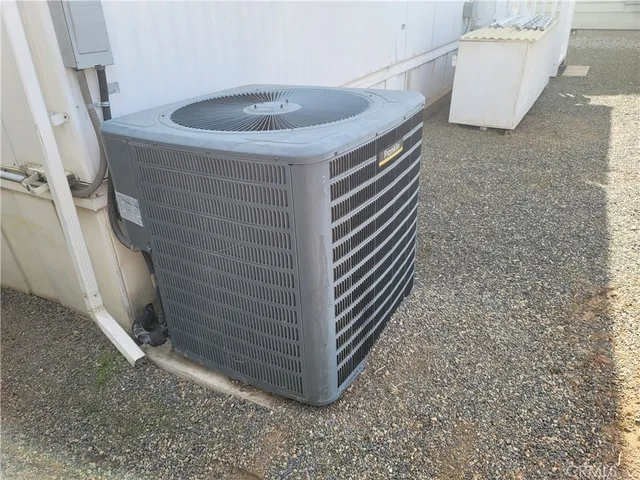a view of entryway and hall