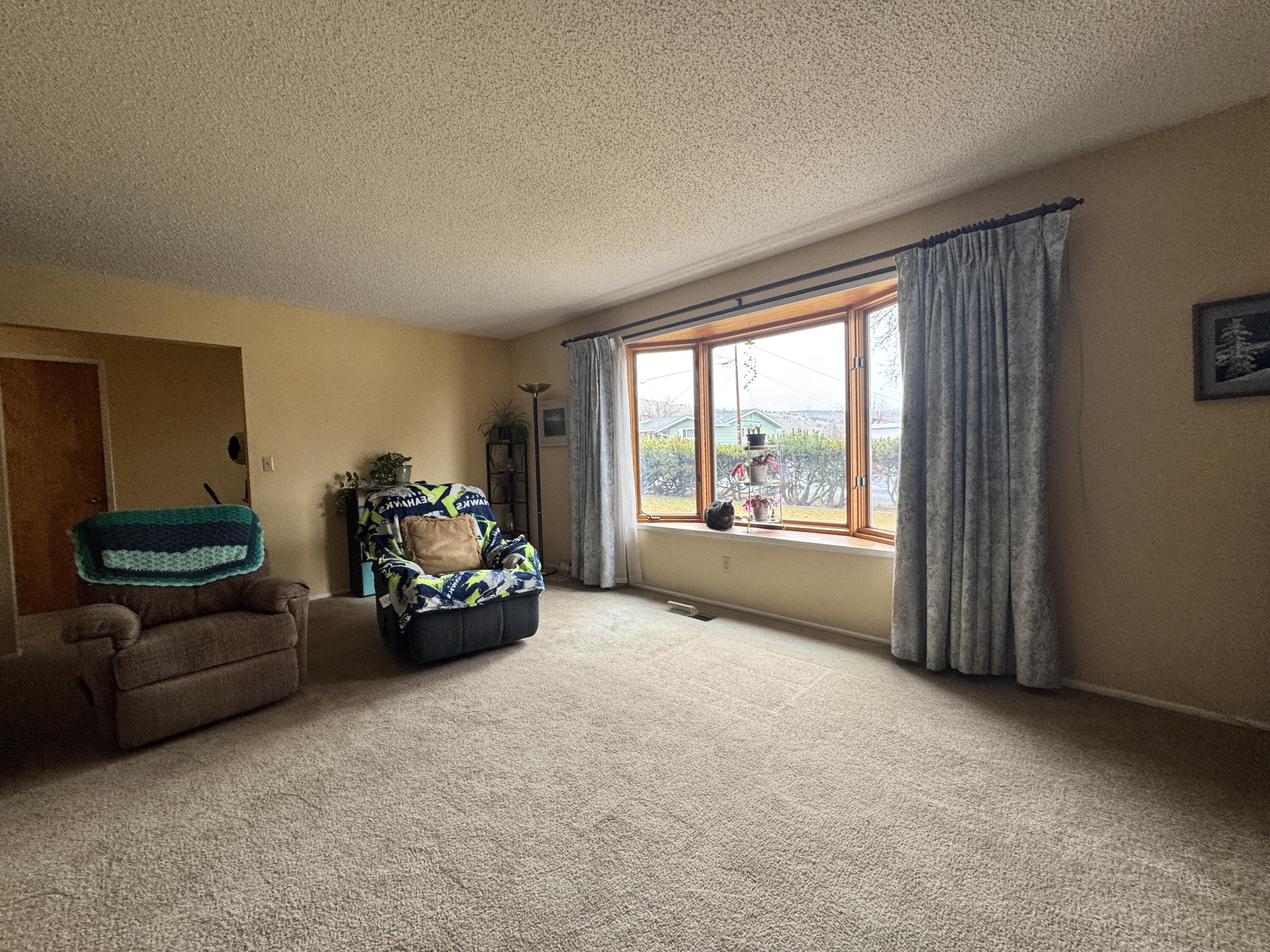 3312 Patterson Street Klamath Falls, OR 97603 - Photo 8 of 43