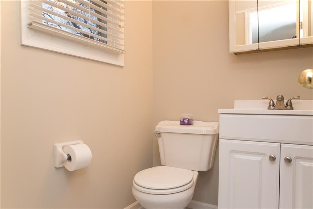 7426 Harcourt Road Indianapolis, IN 46260 - Photo 19 of 30 Gallery Image 19