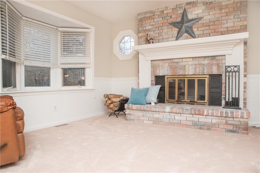 7426 Harcourt Road Indianapolis, IN 46260 - Photo 4 of 30 Gallery Image 4