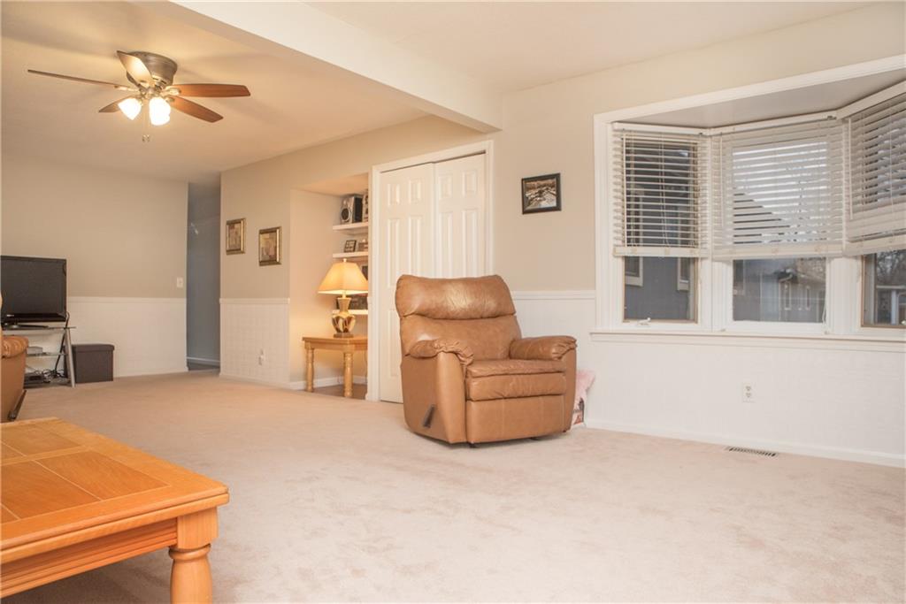 7426 Harcourt Road Indianapolis, IN 46260 - Photo 5 of 30 Gallery Image 5