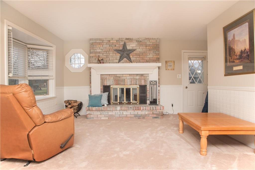 7426 Harcourt Road Indianapolis, IN 46260 - Photo 7 of 30 Gallery Image 7