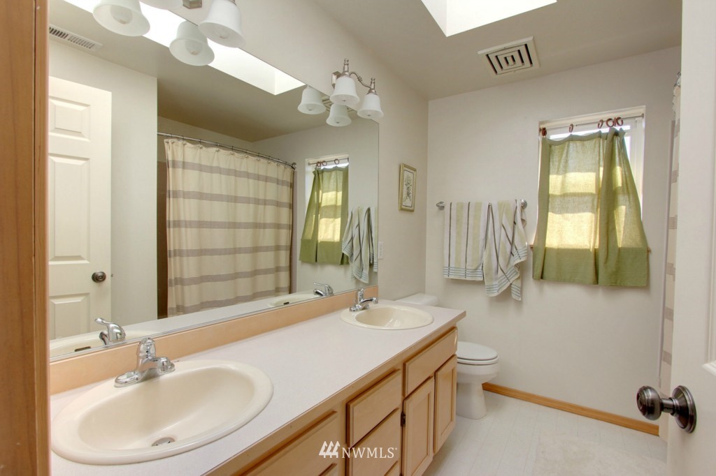 12312 165th Street Northeast Bothell, WA 98011 - Photo 14 of 15 Gallery Image 14
