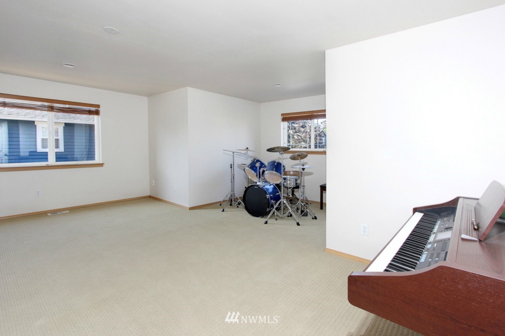 12312 165th Street Northeast Bothell, WA 98011 - Photo 10 of 15 Gallery Image 10