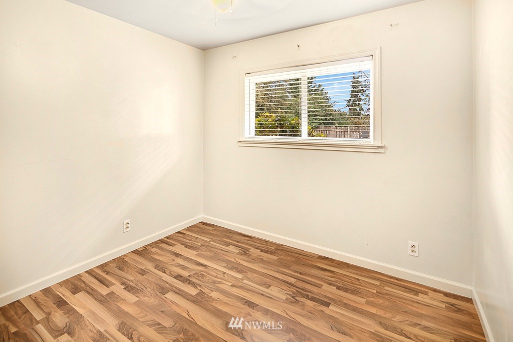 3917 Northeast 22nd Place Renton, WA 98056 - Photo 12 of 15