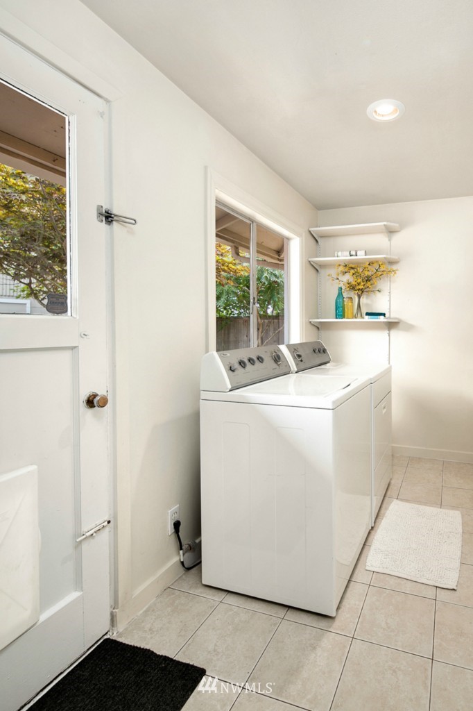 3917 Northeast 22nd Place Renton, WA 98056 - Photo 13 of 15