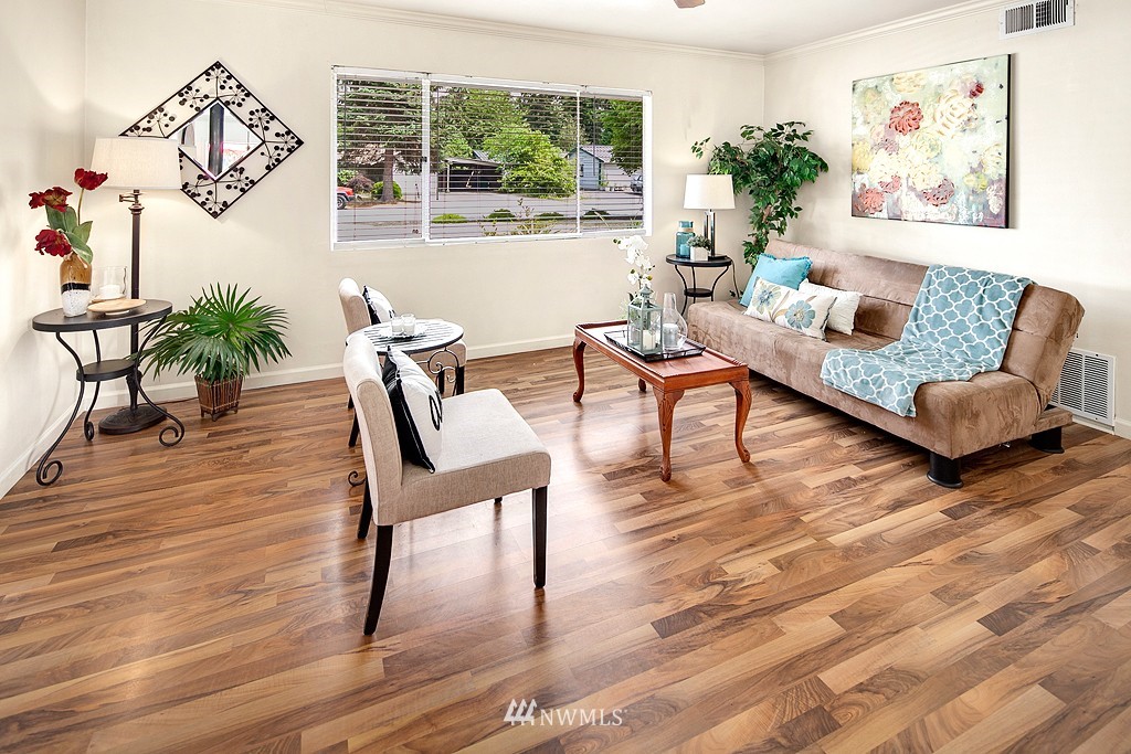 3917 Northeast 22nd Place Renton, WA 98056 - Photo 4 of 15