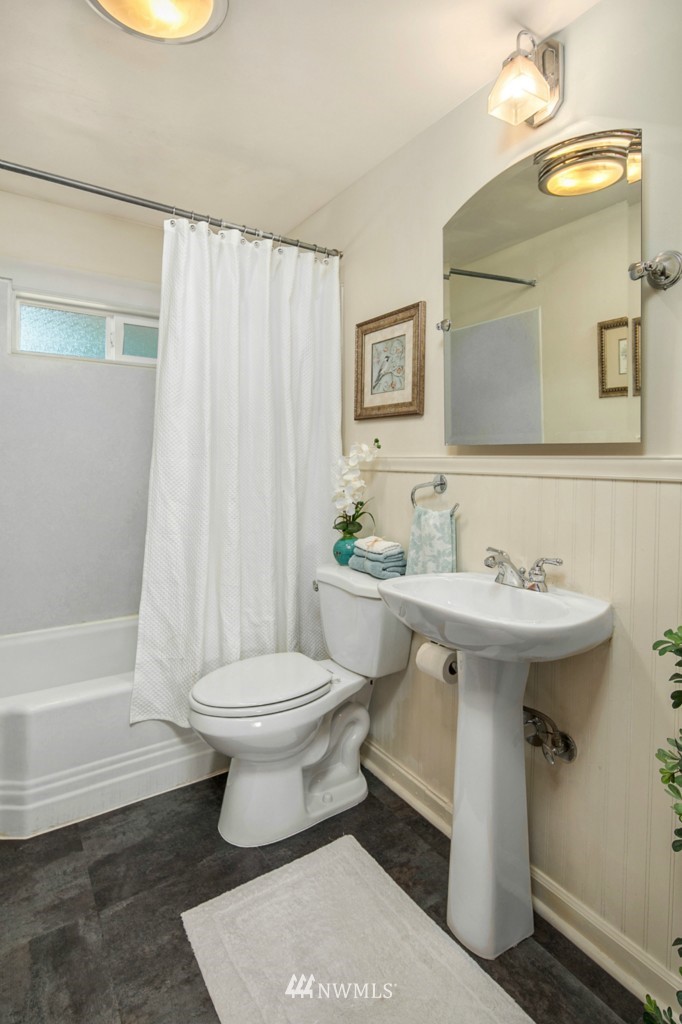 3917 Northeast 22nd Place Renton, WA 98056 - Photo 10 of 15