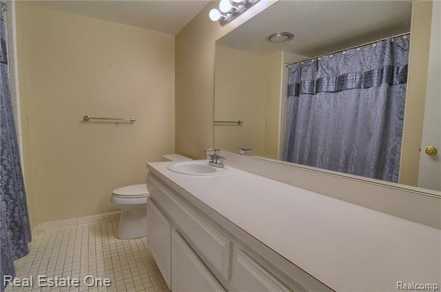 29606 Middlebelt Road Farmington, MI 48334 - Photo 20 of 22