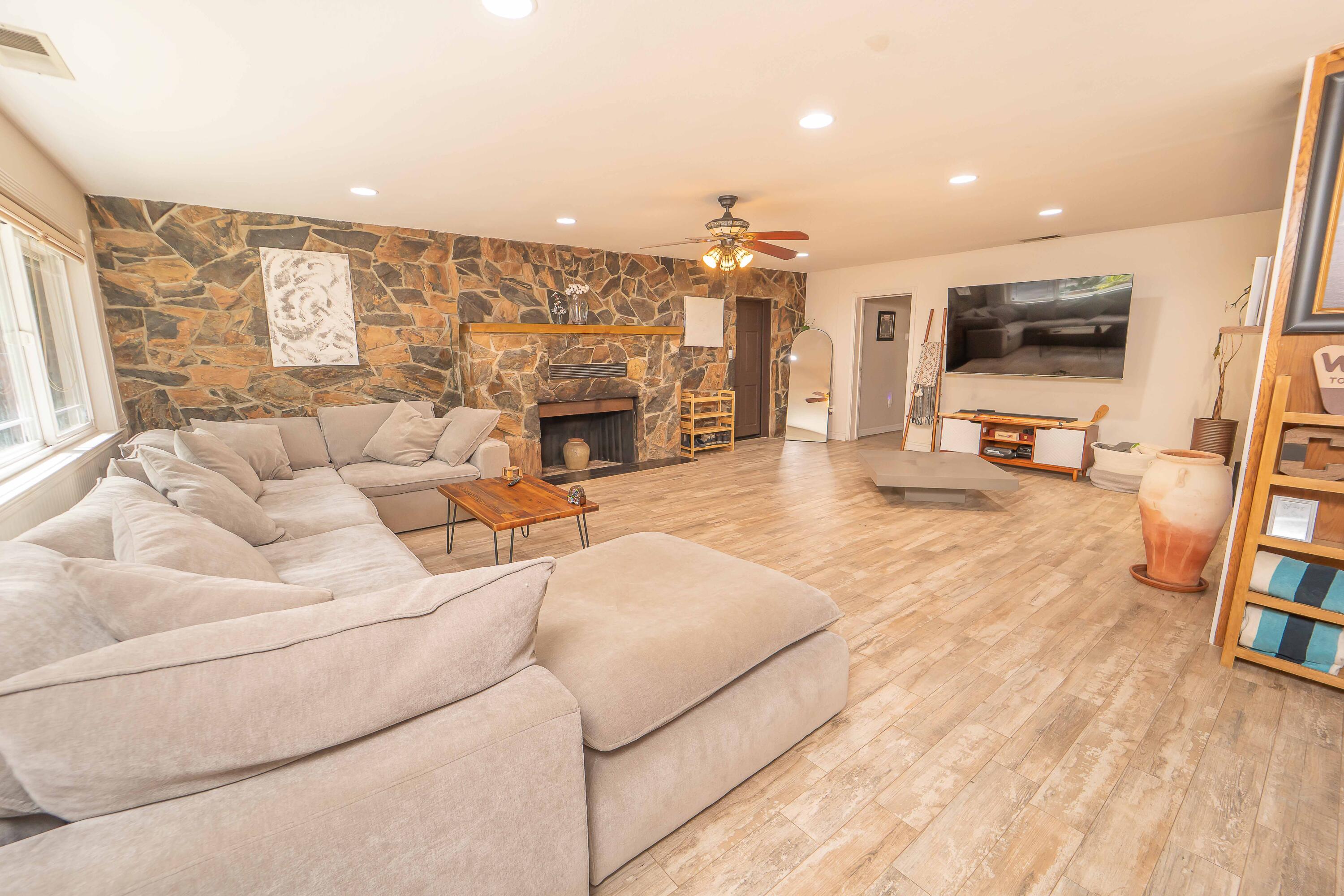 43043 South Fork Drive Three Rivers, CA 93271 - Photo 9 of 43 -