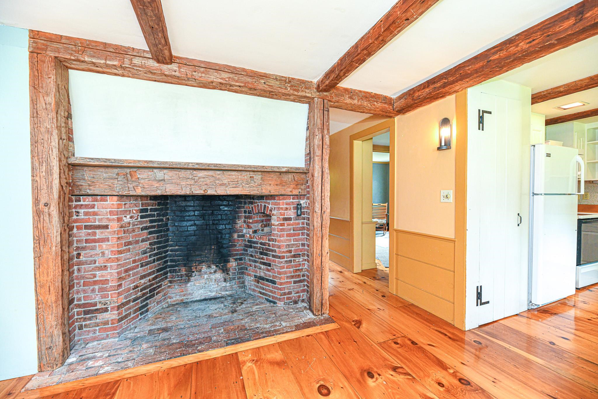 160 S Road Brentwood, NH 03833 - Photo 3 of 37