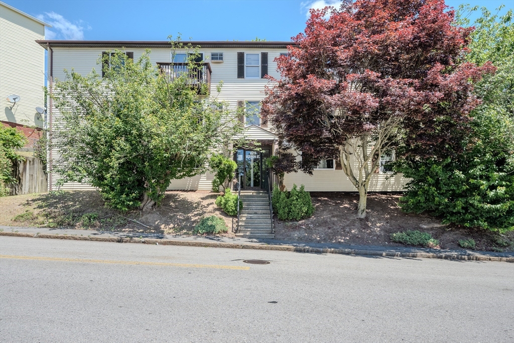 229 Vernon Street, Unit 3 Worcester, MA 01607 - Photo 1 of 10