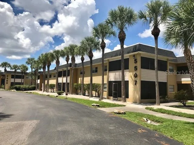 $1,200 | 5507 Fountain Lake Circle, Unit B205, Bradenton, FL 34207