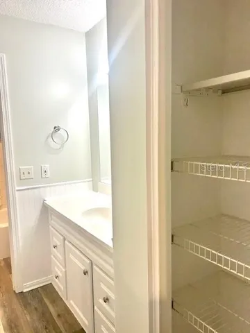 $1,200 | 5507 Fountain Lake Circle, Unit B205, Bradenton, FL 34207