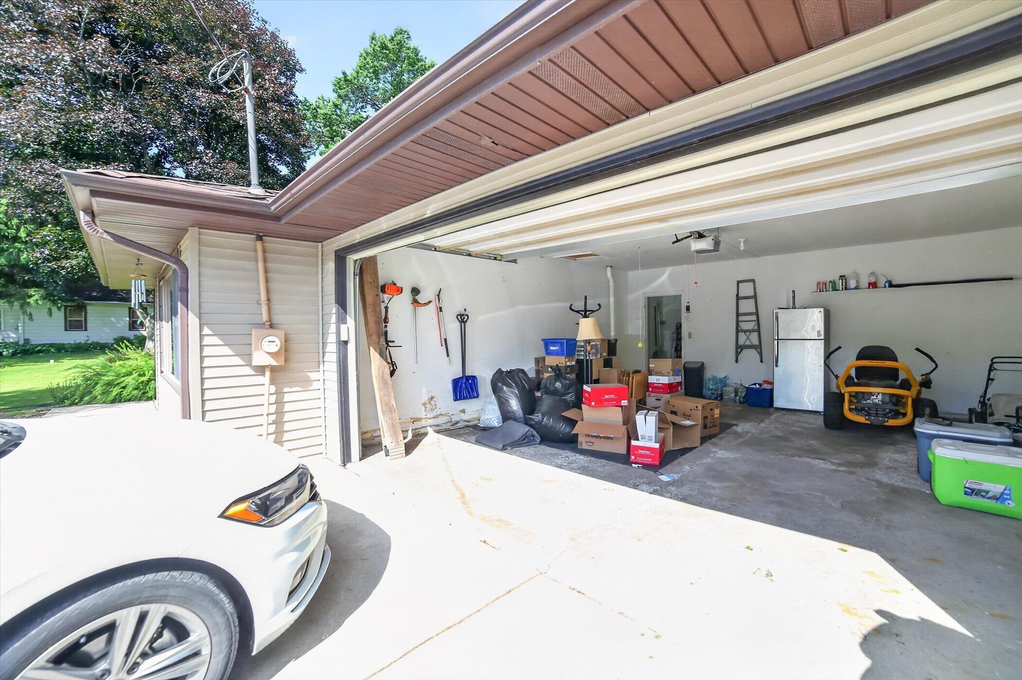 W257S2719 Genesee Road Waukesha, WI 53188 - Photo 28 of 32 04-W257S2719-Genesee-Rd-Windowstill-Phot