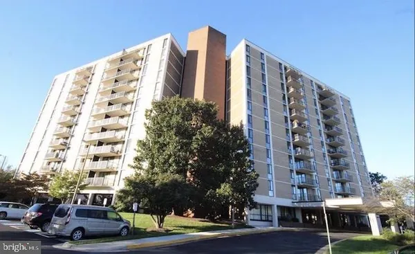 $2,150 | 6800 Fleetwood Road, Unit 214, McLean, VA 22101