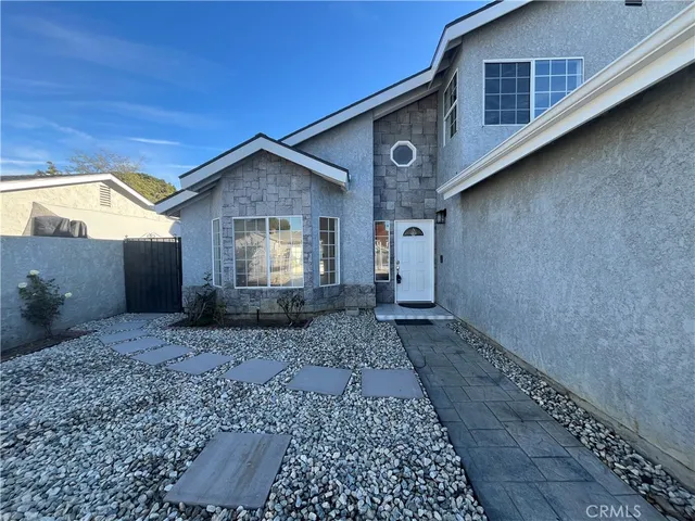 $4,195 | 7522 Balcom Avenue, Reseda, CA 91335